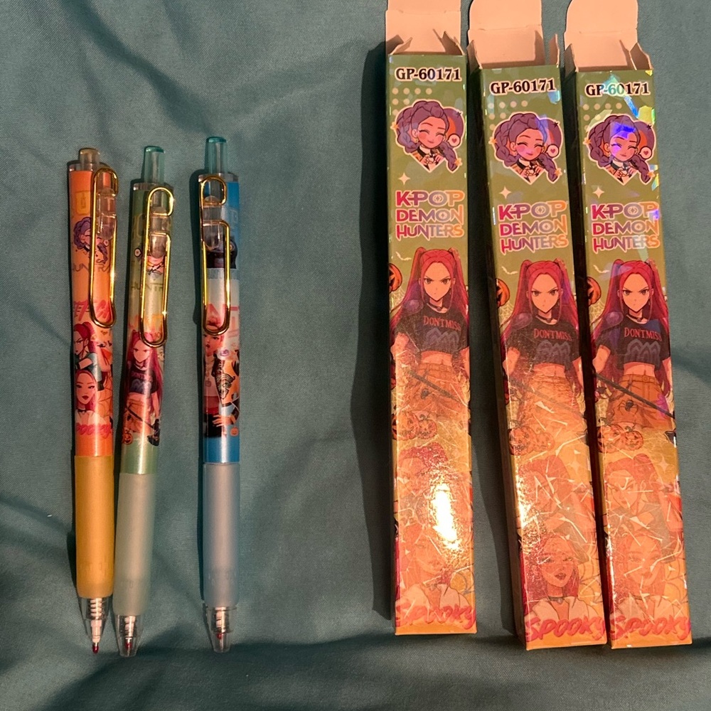 NIB K-Pop Demon Slayer Set of 3 pens